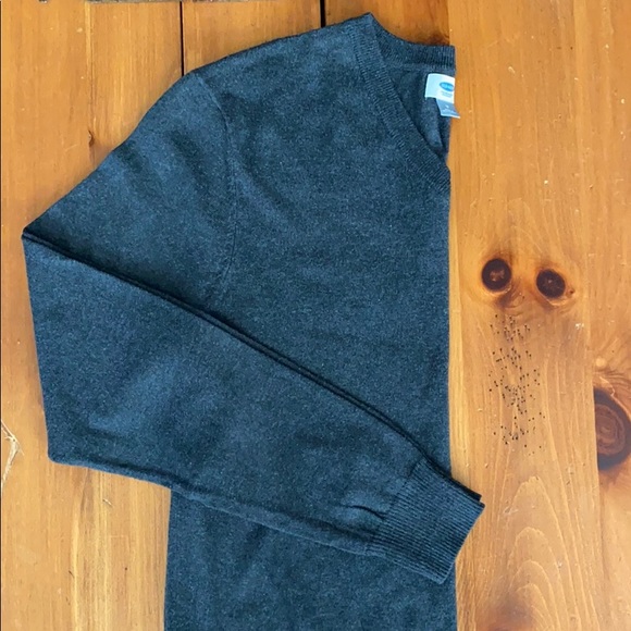 Old Navy V-Neck Casual Sweater - Picture 7 of 9